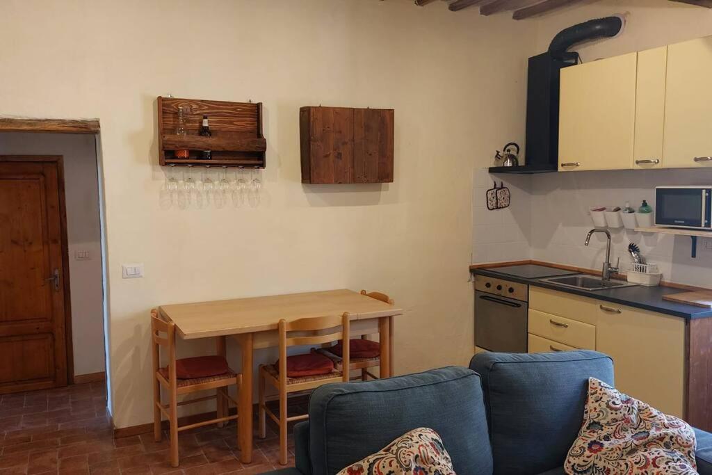 Piccolo Appartamento Monticiano Exterior foto